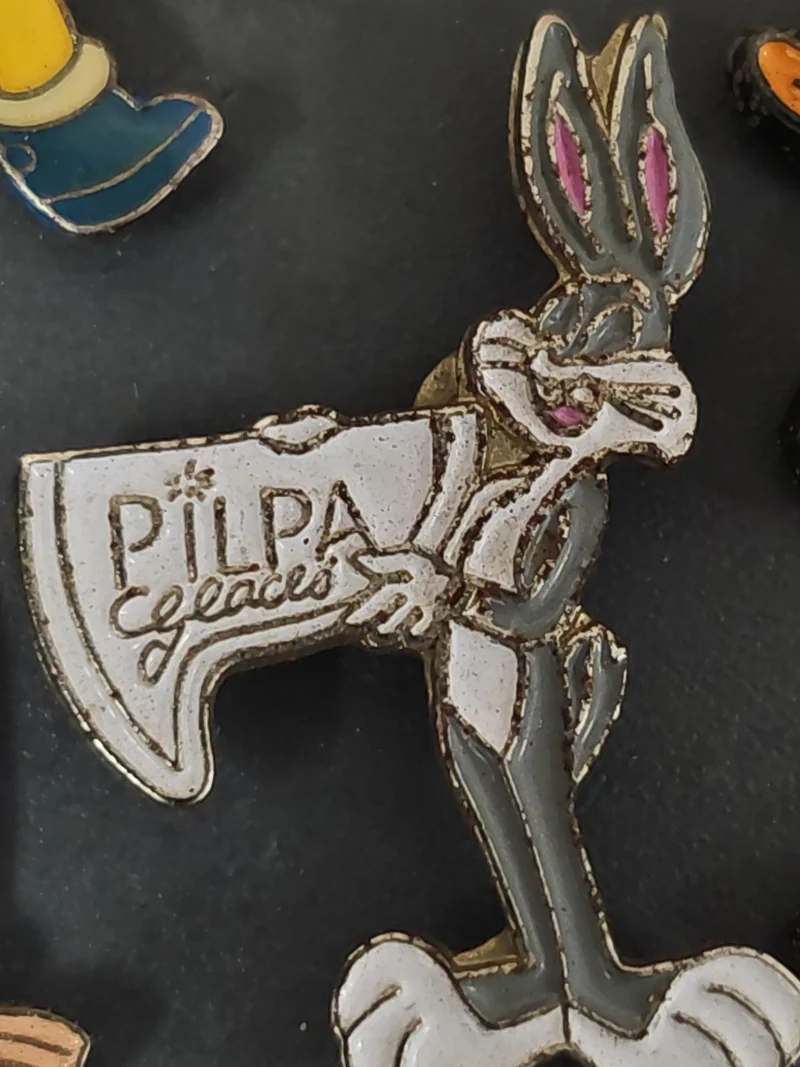 Pin's rétro ancien Bugs Bunny vintage, collection Looney Tunes, objet d'occasion