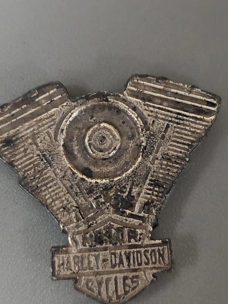 Pin's ancien Harley Davidson rétro, badge moto collection vintage biker USA
