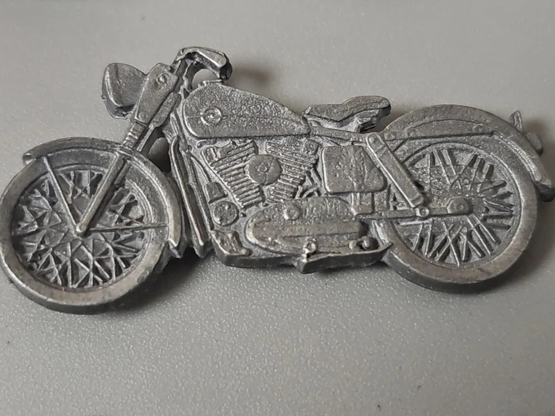 Pin's ancien Harley Davidson vintage ? Badge rétro collection moto biker USA