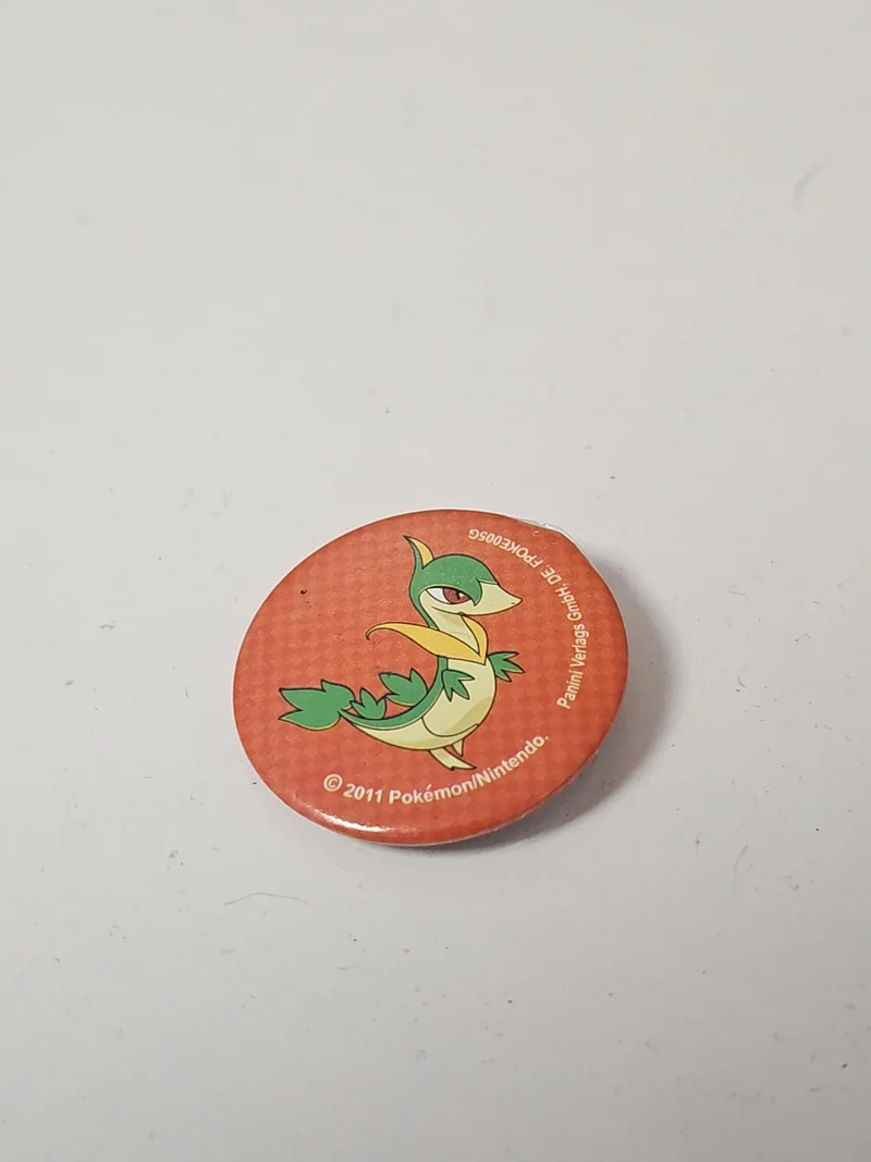 Broche badge écusson Pokémon d'occasion ? Accessoire décoratif pour vêtements