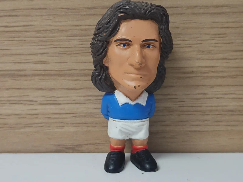 Figurine David Ginola TCC 1997 joueur football miniature rétro sport déco