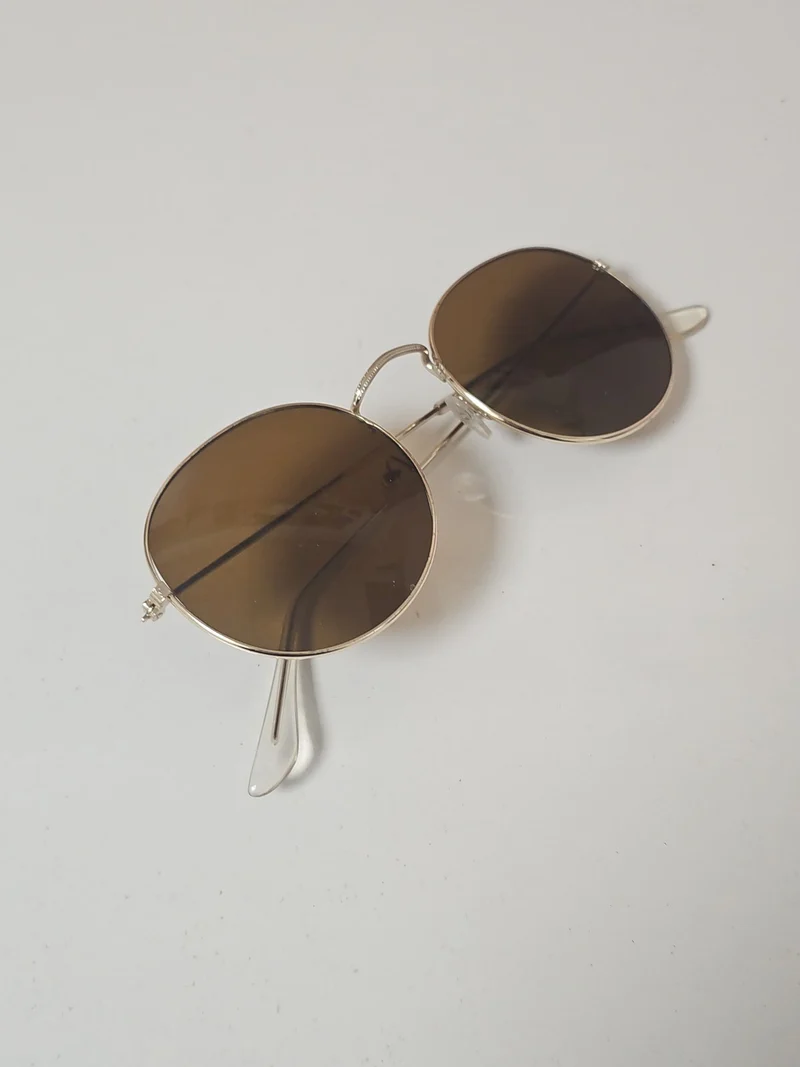 Paire de lunettes unisexe GÉNÉRIQUE ? monture classique pour usage quotidien