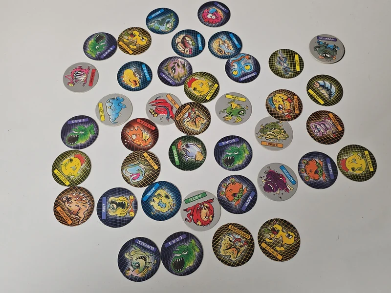 Gros lot de pogs Space Monsters originaux jeu d'enfance divertissant occasion